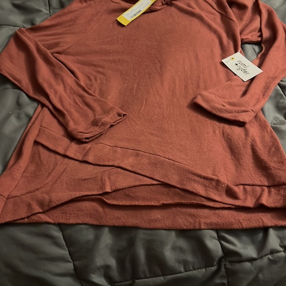 Girls sweater hoodie dusty dark pink size L (12-14) - Picture 3 of 3